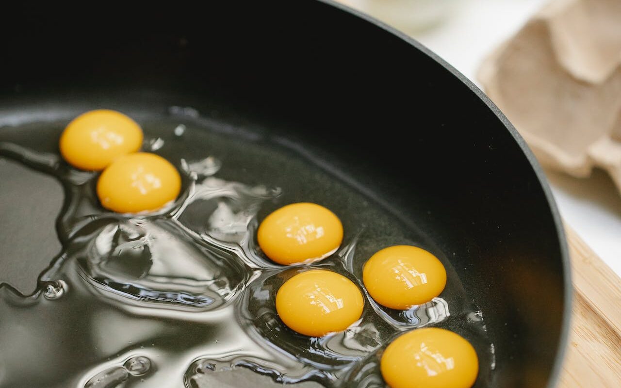 mystere-oeufs-a-double-jaune